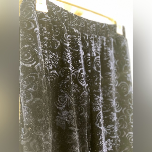 Marc New York Velvet Floral Stretch Pants - Picture 4 of 4